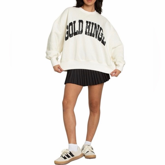 GOLD HINGE
Coordinating Wide Arm Crew Neck Long Sleeve Logo Sweatshirt - Picture 3 of 7